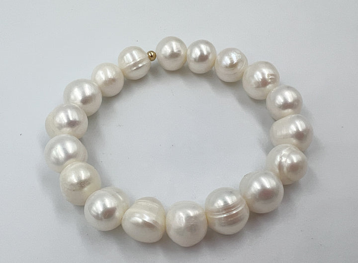 Glow Getter Large Pearl Bracelet