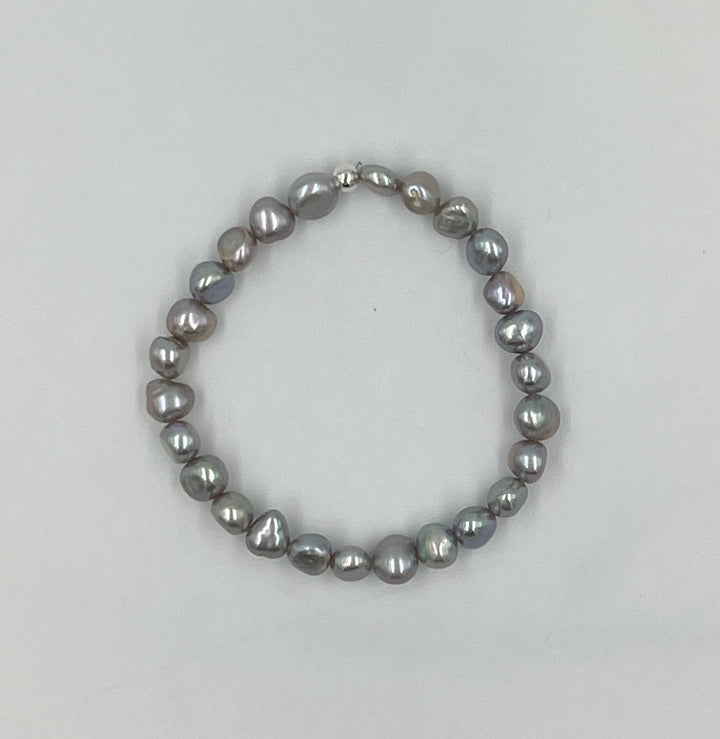 Grey Hour Pearl Bracelet